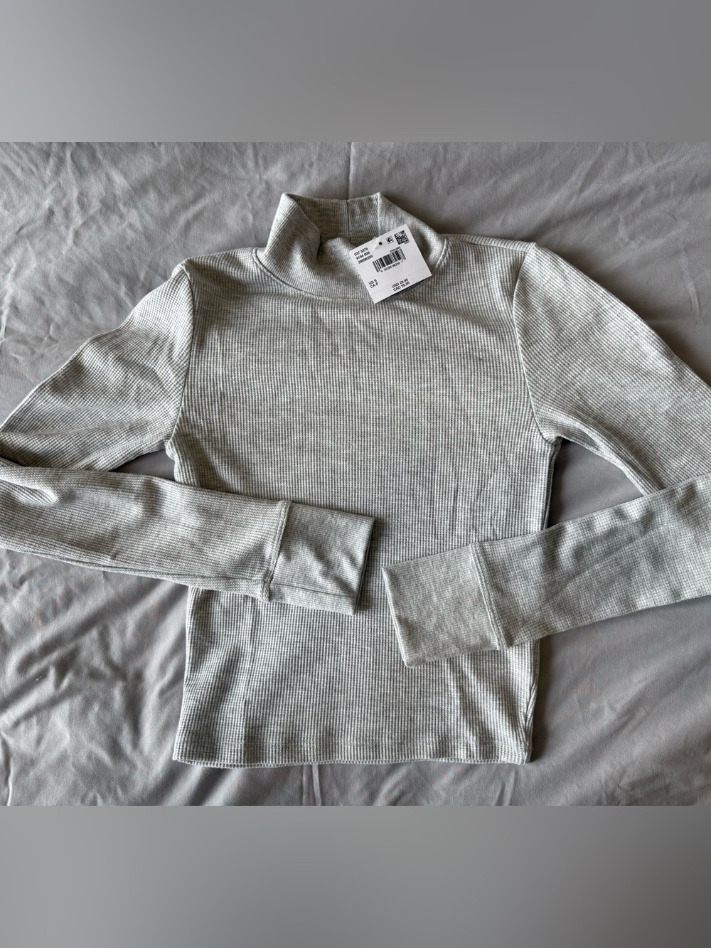 Ribbed Light Gray Women's Mock Neck Cropped Long Sleeve Top